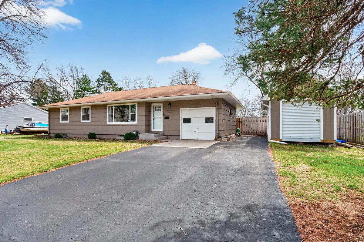 8017 66th AVE N, Brooklyn Park, MN 55428