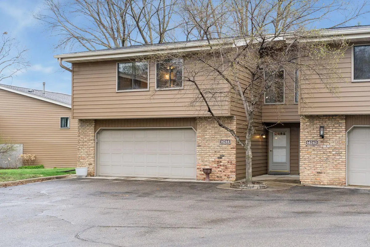 14244 Chestnut DR, Eden Prairie, MN 55347