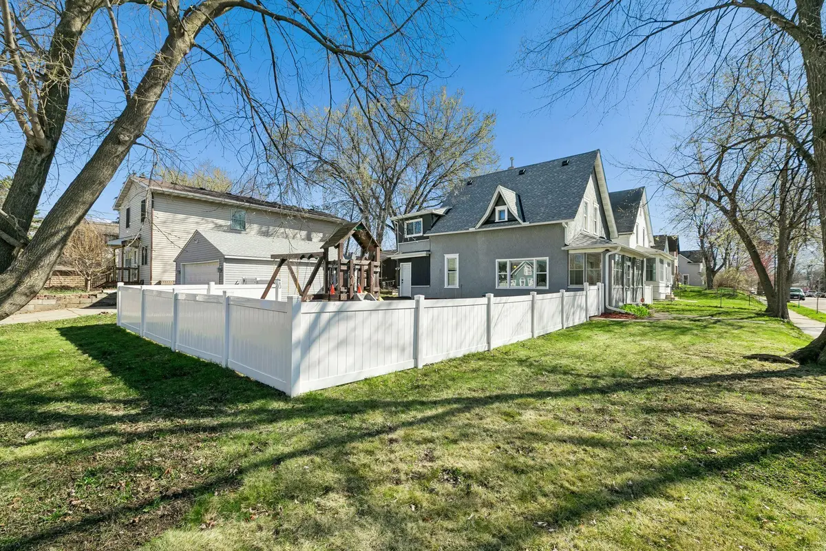 885 Case AVE, Saint Paul, MN 55106