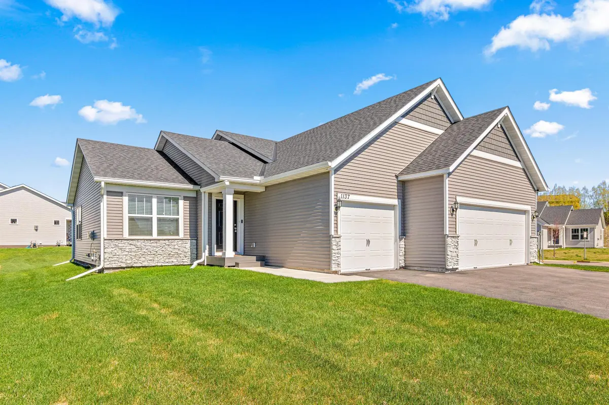 1137 Meadow LN, Waconia, MN 55387