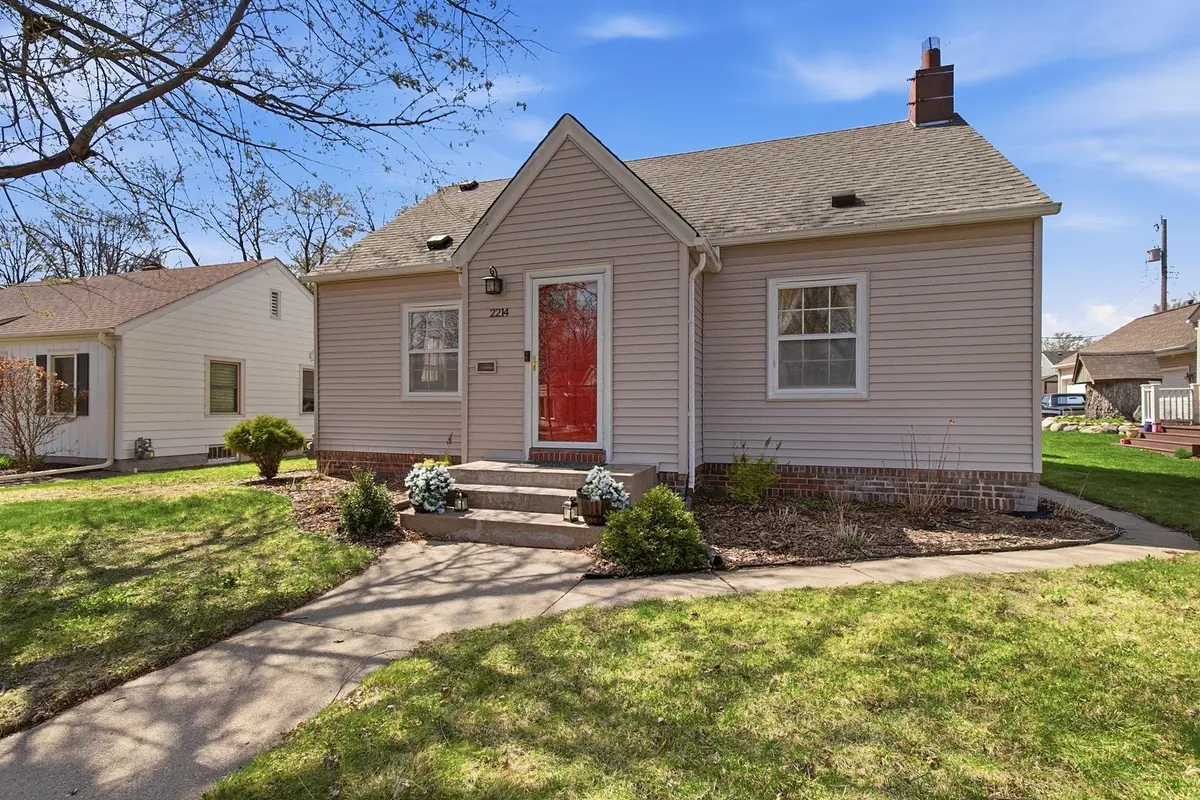 2214 Taft ST NE, Minneapolis, MN 55418