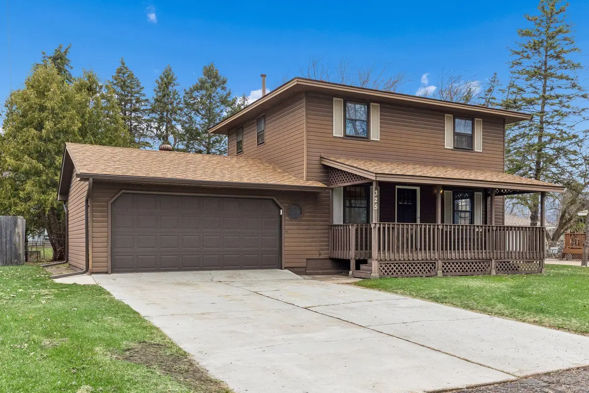 325 107th AVE NE, Blaine, MN 55434
