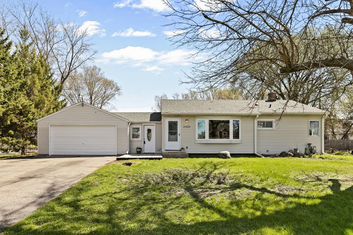 2420 Hazelwood ST, Maplewood, MN 55109