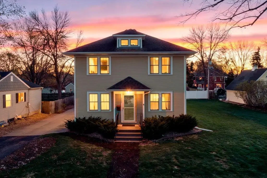 721 6th ST W, Hastings, MN 55033