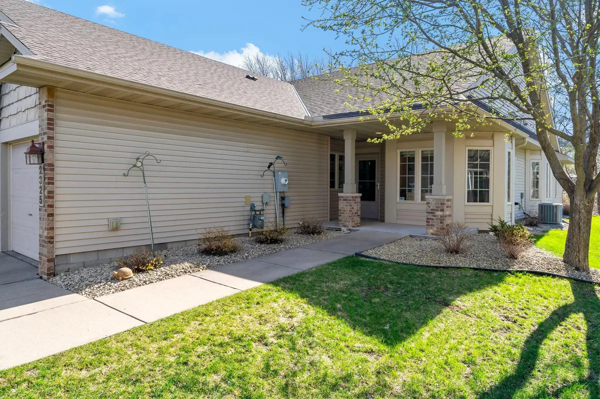 2325 Gresham AVE N, Oakdale, MN 55128