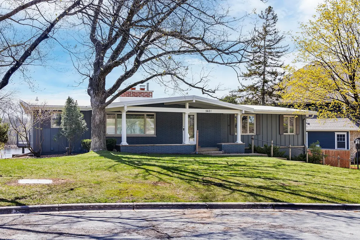 5621 Interlachen CIR, Edina, MN 55436