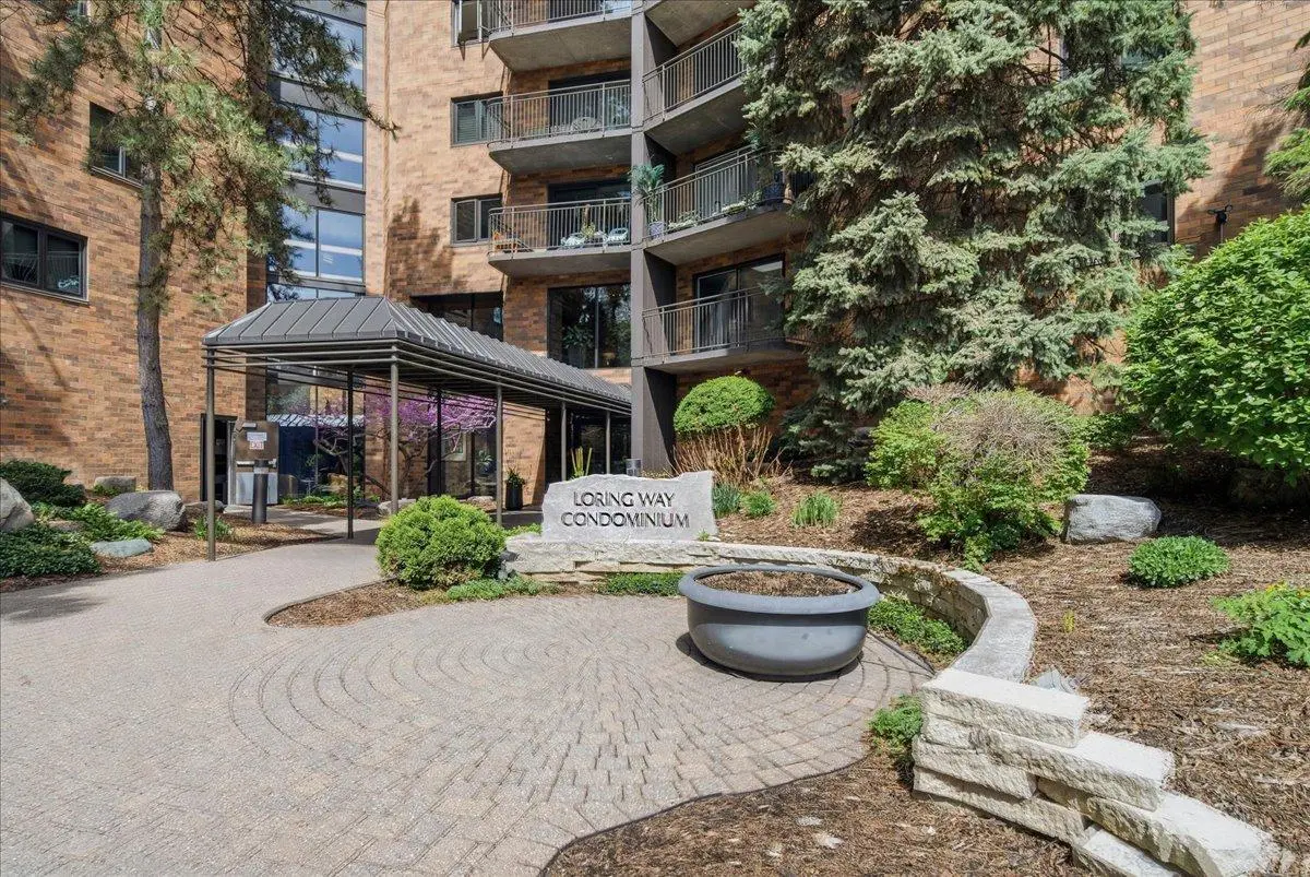 210 W Grant ST #222, Minneapolis, MN 55403