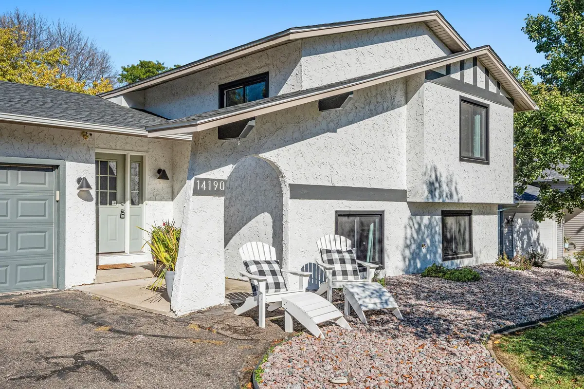 14190 Sunnyslope DR, Maple Grove, MN 55311