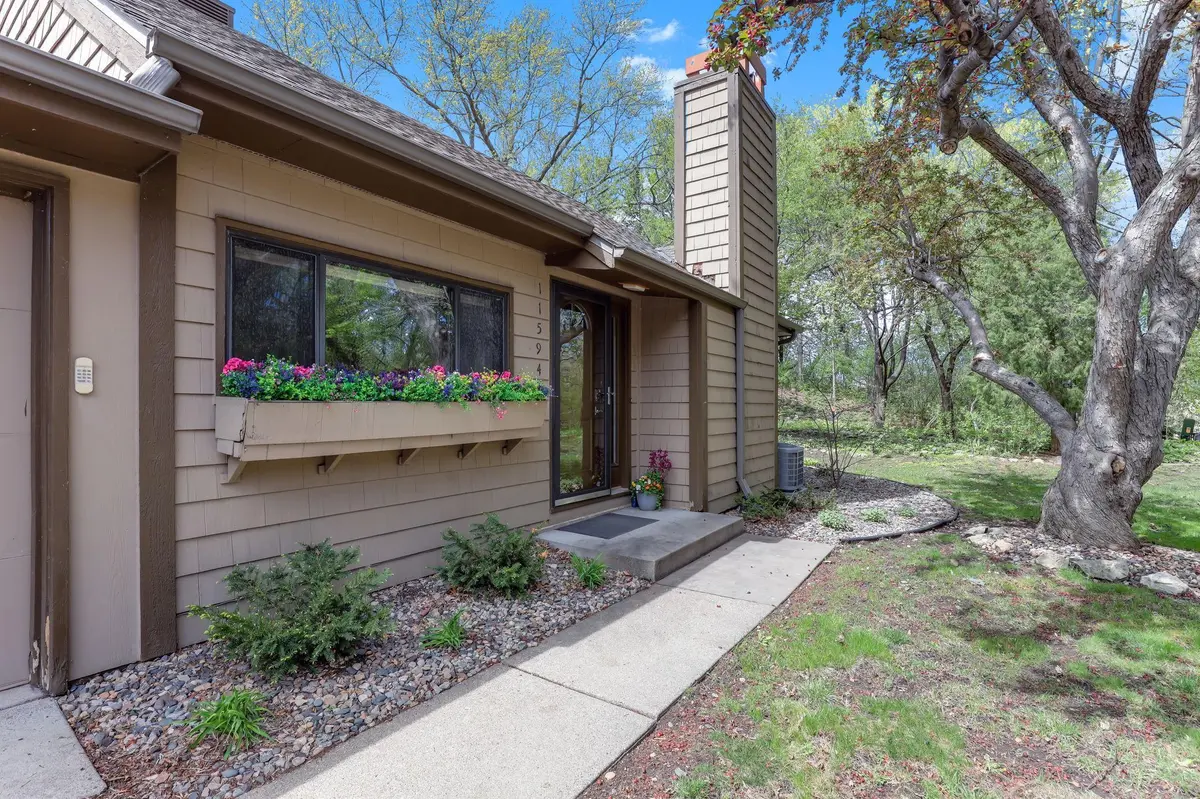 11594 Carriage CT, Eden Prairie, MN 55344