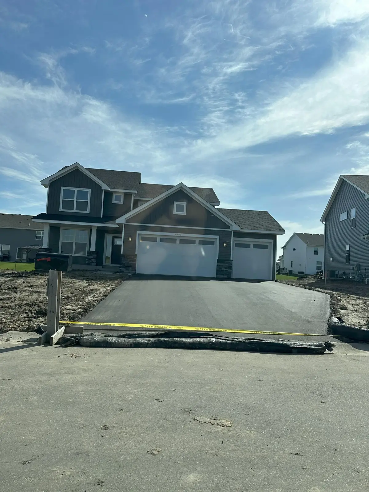 8263 Large AVE NE, Albertville, MN 55301