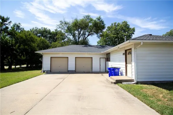 12701 W 92nd ST, Lenexa, KS 66215