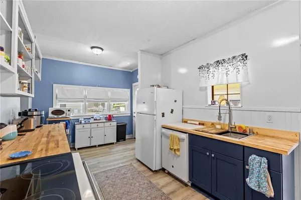324 W 3rd AVE, Garnett, KS 66032