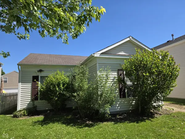 942 Brookstone DR, Franklin, IN 46131
