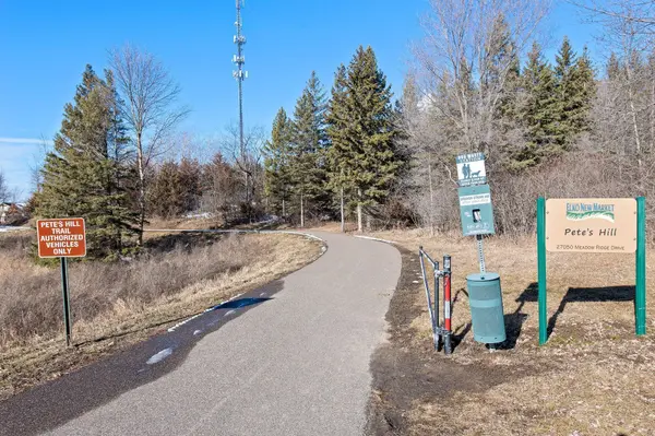 27231 Pete's Hill TRL, Elko New Market, MN 55020