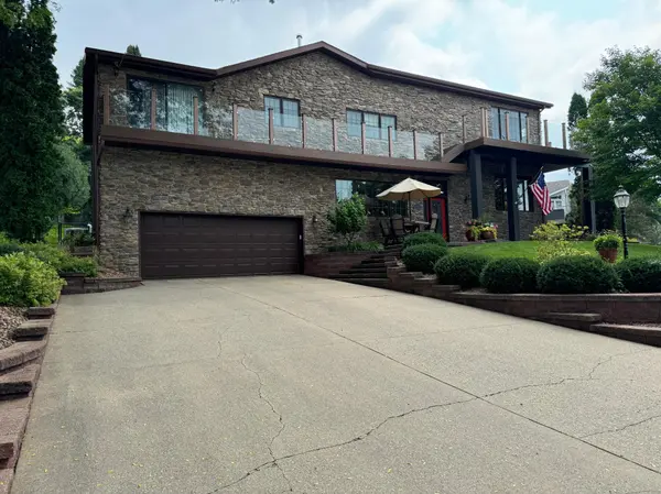 1428 Edgewater DR, Albert Lea, MN 56007