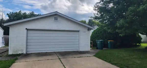 1104 E 18 1/2 ST, Albert Lea, MN 56007