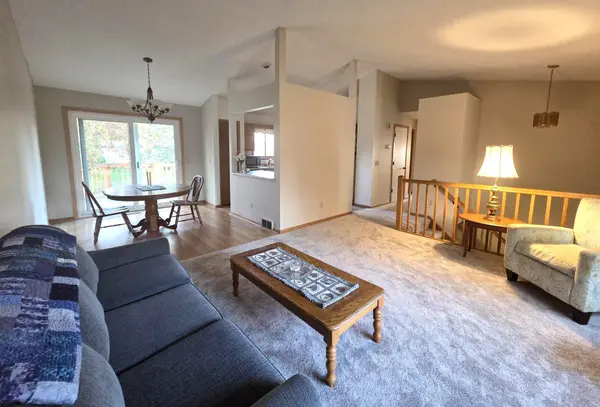 1057 Kettle Creek RD, Eagan, MN 55123