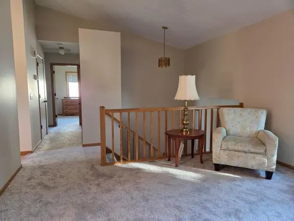 1057 Kettle Creek RD, Eagan, MN 55123