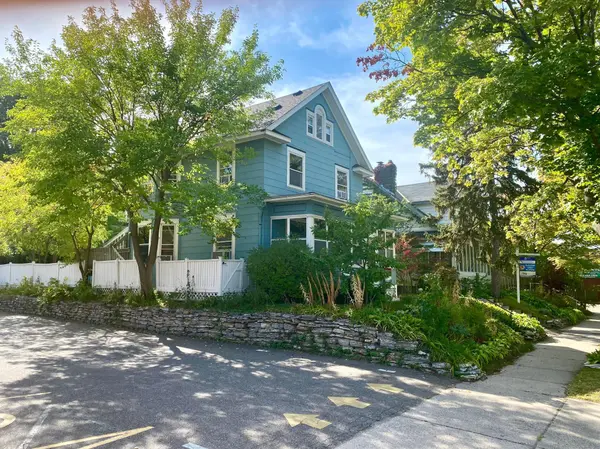 1678 Selby AVE, Saint Paul, MN 55104