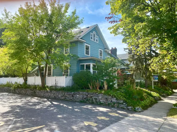 1684 Selby AVE, Saint Paul, MN 55104