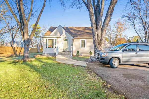 3028 Edgerton ST, Little Canada, MN 55117