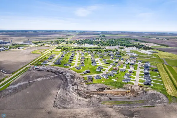 501 Prairie Pkwy, Kindred, ND 58051