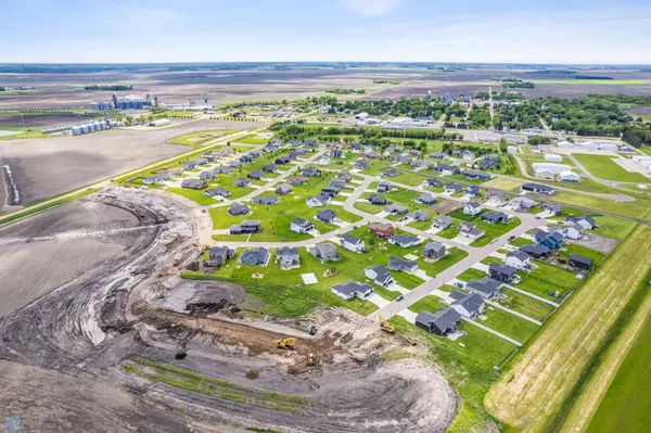 521 Prairie Pkwy, Kindred, ND 58051