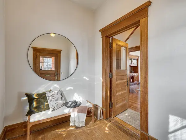 623 Lincoln AVE, Saint Paul, MN 55105