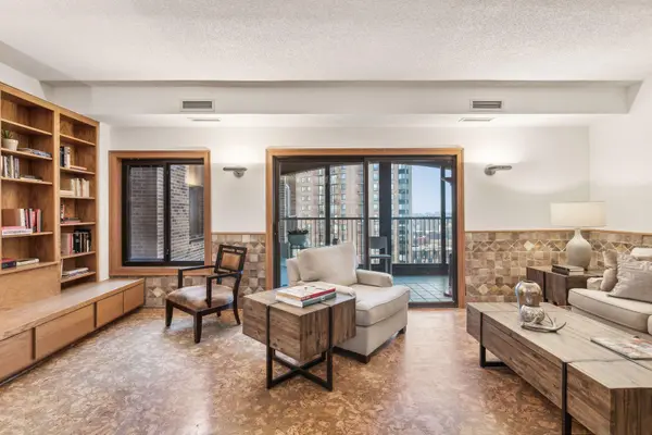 1235 Yale PL #1401, Minneapolis, MN 55403