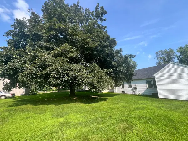 1253 Chestnut ST, Dawson, MN 56232