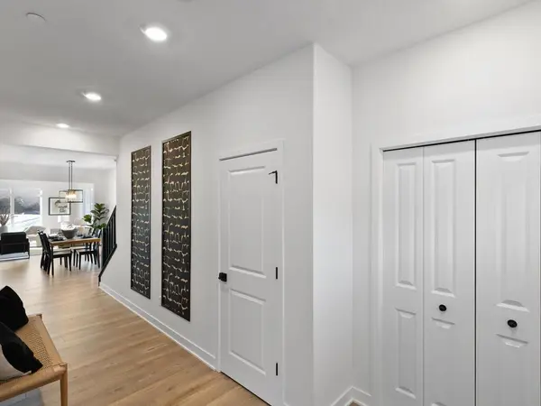 13727 Hollybrook CIR, Apple Valley, MN 55124