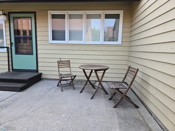 2517 W Country Club DR S #10, Fargo, ND 58103