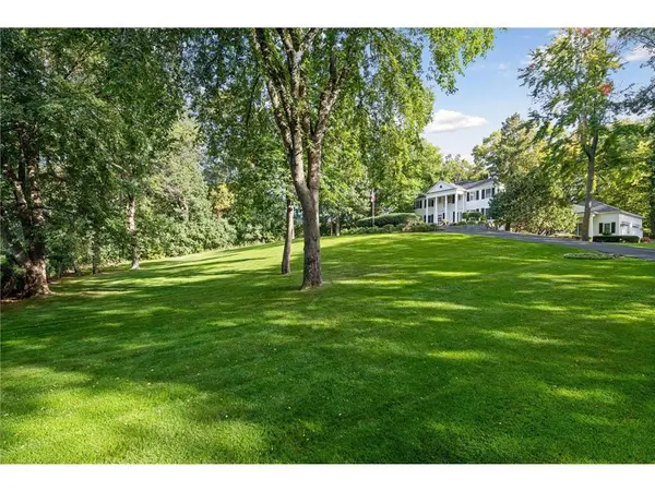 6321 Interlachen BLVD, Edina, MN 55436