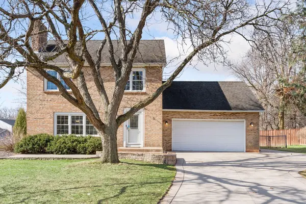 4015 Cottonwood LN N, Plymouth, MN 55441