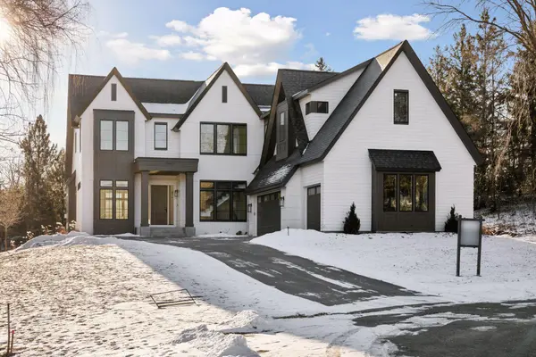 2700 White Oak CIR, Orono, MN 55356
