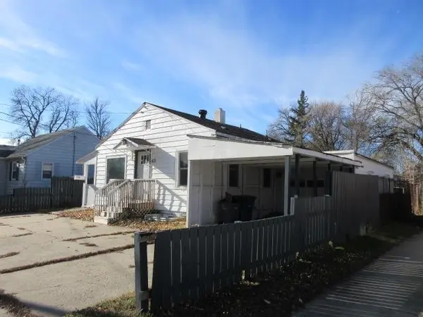611 15th ST N, Moorhead, MN 56560