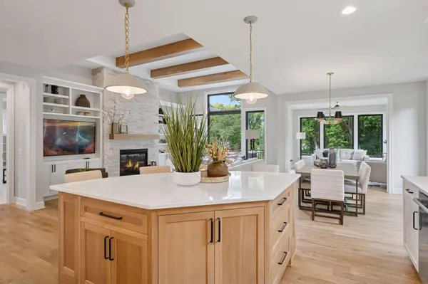 592 Harbor Court, Shoreview, MN 55126