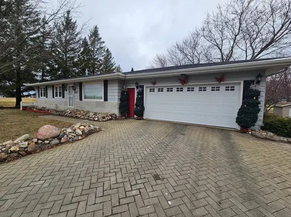 1810 Michaelle LN, Albert Lea, MN 56007