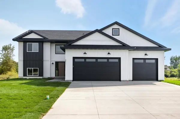 2892 29th ST NE, Sauk Rapids, MN 56379