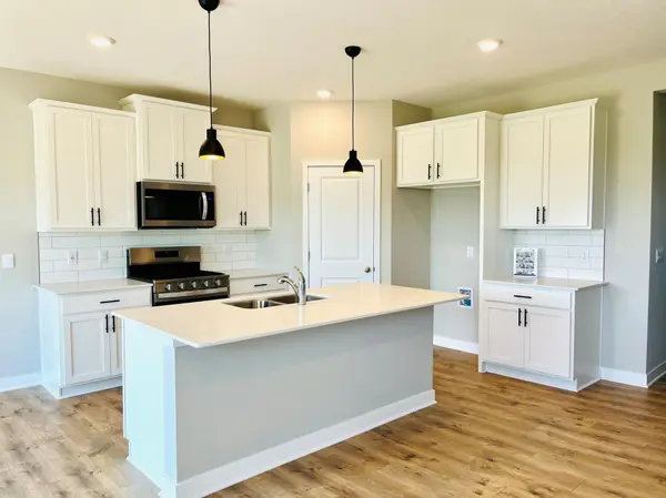 8337 Brumby TRL, Woodbury, MN 55129