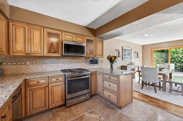 10243 Englewood DR, Eden Prairie, MN 55347