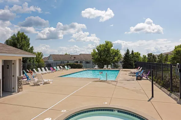 2919 Hilltop DR, Chaska, MN 55318