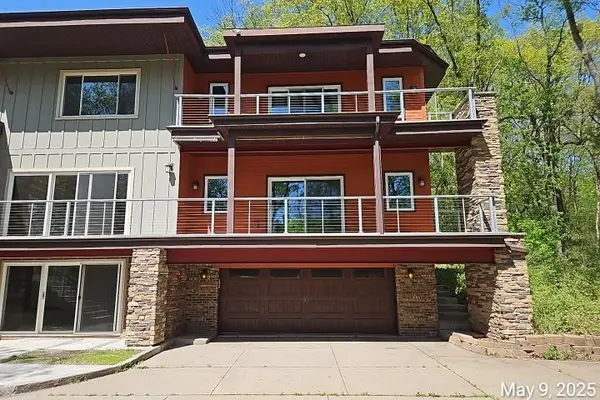 21 Red Fox RD, North Oaks, MN 55127