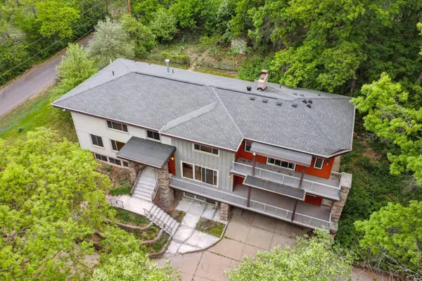 21 Red Fox RD, North Oaks, MN 55127