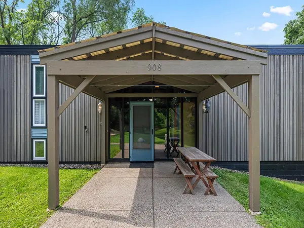 908 Winthrop ST S, Saint Paul, MN 55119
