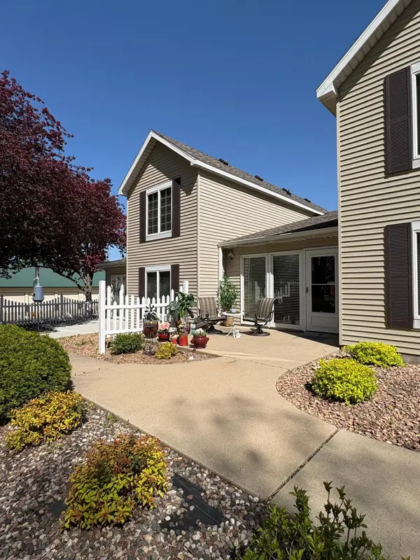 40 W Broadway, Plainview, MN 55964