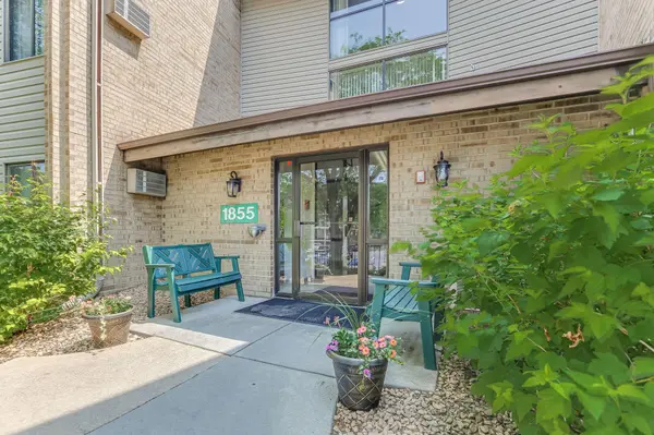 1855 Silver Bell RD #120, Eagan, MN 55122