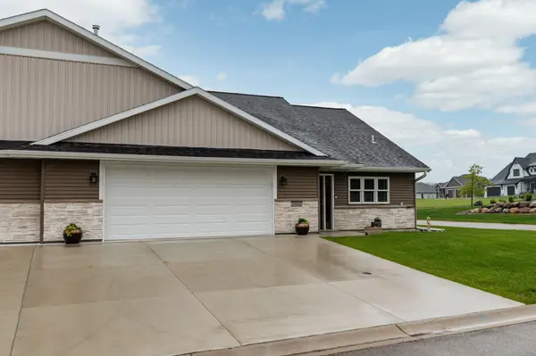 2882 Meadowview Lane NE, Owatonna, MN 55060
