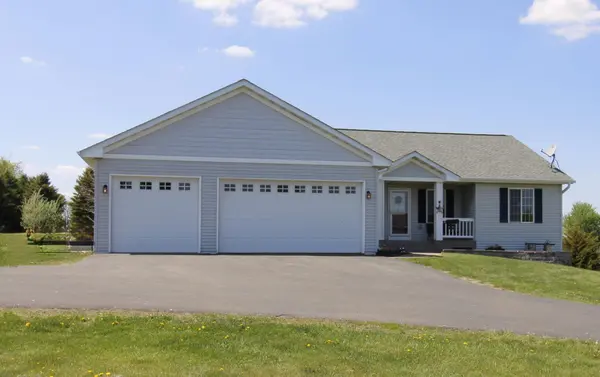 858 164th ST, Hammond, WI 54015