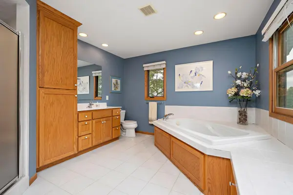 5731 High Park DR, Minnetonka, MN 55345